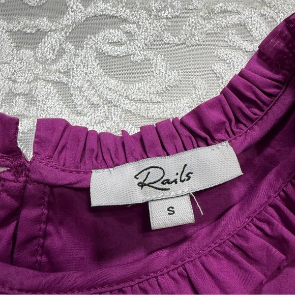 Rails Filomena Ruffle Smocked Sleeveless Top In Berry Size Small - Picture 6 of 10